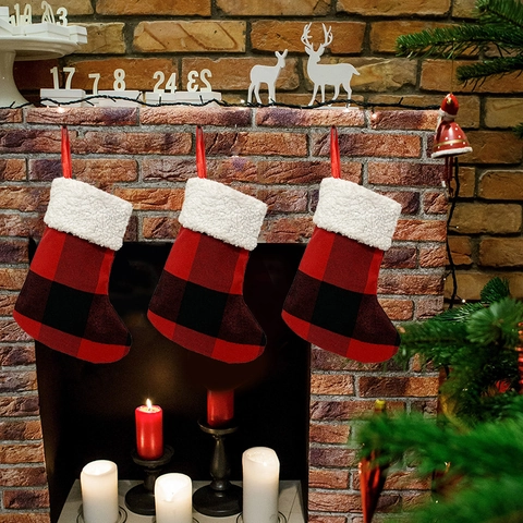Classica Calza di Natale Buffalo Plaid Sacchetto Regalo con Bordo in Finta Pelliccia Bianca Ornamento Appendibile Rosso Nero a Quadri