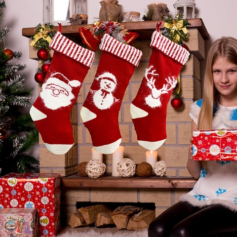 Chaussette de Noël en Polyester Tricoté Avec Motif Père Noël Bonhomme de Neige Renne Décoration de Fête Sac Cadeau Maison