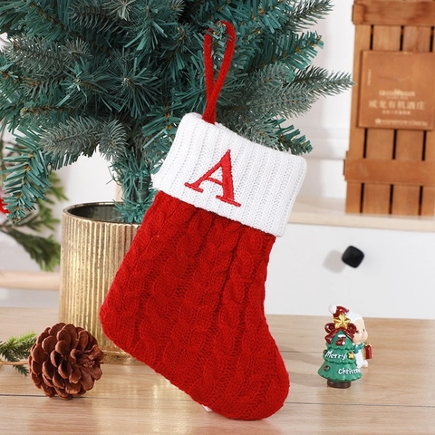 Gestrickter Weihnachtsstrumpf Mit Roter Alphabet Stickerei Festliche Heimdeko Weihnachts Geschenkbeutel Personalisierter Buchstabe Anhänger