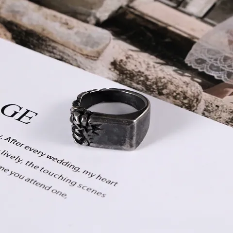 Vintage Stainless Steel Men Ring Distressed Hip Hop Geometric Signet Finger Ring Punk Style Retro Jewelry Accessory