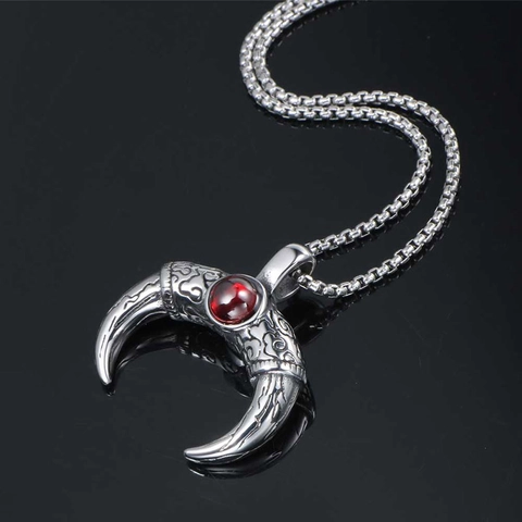 Retro Men Stainless Steel Horn Pendant Necklace Inlaid Red Rhinestone Carved Pattern Crescent Necklace Punk Jewelry Gift
