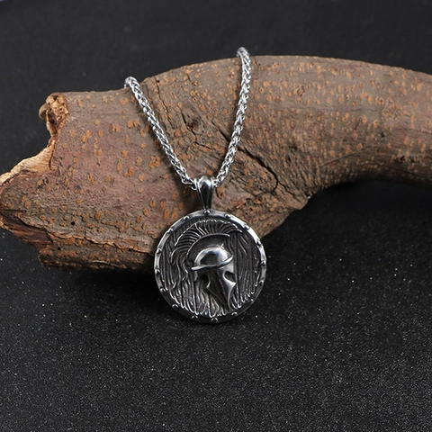 Retro Spartan Warrior Helmet Shield Pendant Necklace Men Titanium Steel Embossed Round Medallion Punk Hip Hop Jewelry Gift