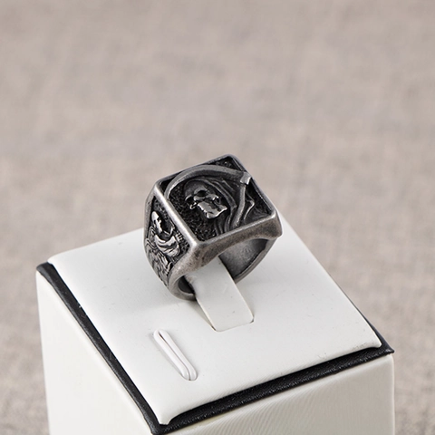Anello Vintage in Acciaio Inossidabile con Teschio del Mietitore per Uomo Gotico Punk Dark Hip Hop Ali D'Argento Ossidato Gioiello