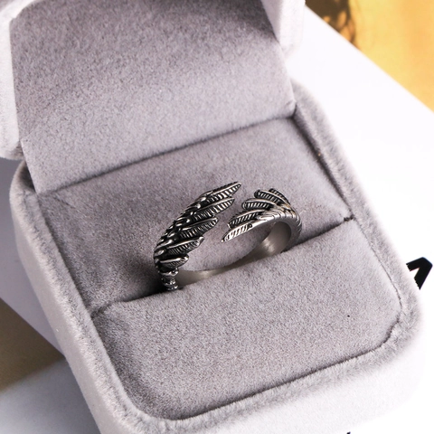 Anello Aperto con Ali di Piuma in Acciaio Inossidabile Vintage Regolabile Punk Gioielli Regalo per Donna Uomo Moda