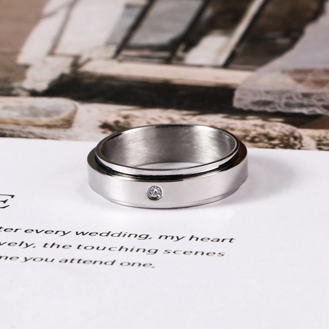 Minimalist Stainless Steel Spinner Ring For Women Men Silver Plated Inlaid Rhinestone Rotatable Anxiety Band Finger Ring Jewelry Gift