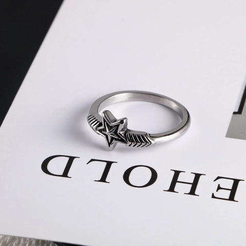 Anello Vintage in Acciaio al Titanio con Stella per Uomo Donna Minimalista Lucido Argento Pentagramma Band Punk Gioielli Moda