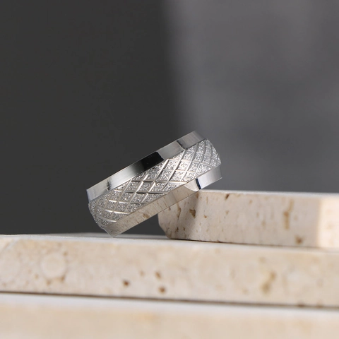 Vintage Stainless Steel Lattice Pattern Band Ring For Men Women Industrial Polished Edge Fashion Jewelry Finger Ring Wedding Gift