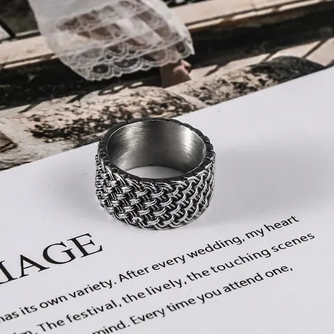 Anillo Tejido de Acero de Titanio Retro para Hombres Mujeres Estilo Industrial Punk Banda Trenzada Ancha Joyería de Dedo Color Plata