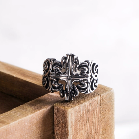 Vintage Gothic Cross Ring Stainless Steel Retro Distressed Carved Scrolling Vine Band Punk Biker Jewelry For Men Women