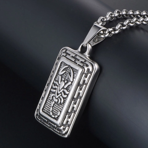 Retro Stainless Steel Scorpion Pendant Necklace For Men Vintage Rectangle Tablet Charm Relief Polished Punk Jewelry Gift