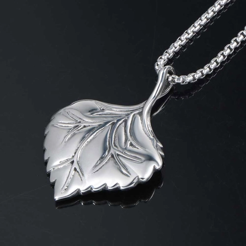 Stainless Steel Leaf Pendant Necklace Retro Detailed Leaf Vein Charm Silver Color Polished Fashion Men Women Jewelry Accessory Gift