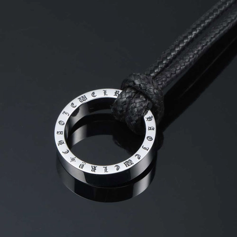 Collana con Ciondolo ad Anello in Acciaio al Titanio Punk Gothic Corda Intrecciata Nera Incisione Hip Hop Gioielli Unisex