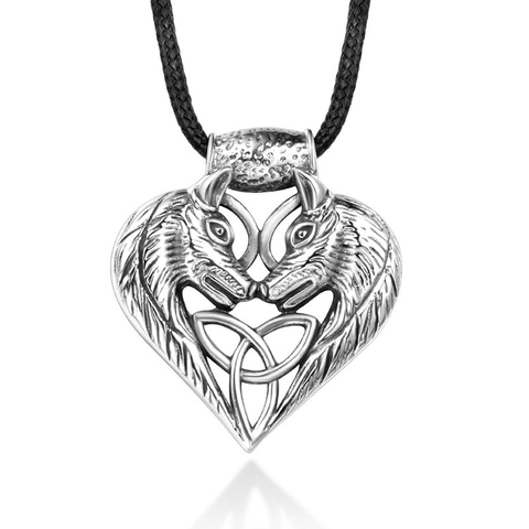 Vintage Titanium Steel Double Wolf Head Heart Pendant Necklace Celtic Knot Viking Gothic Jewelry Gift For Men Women