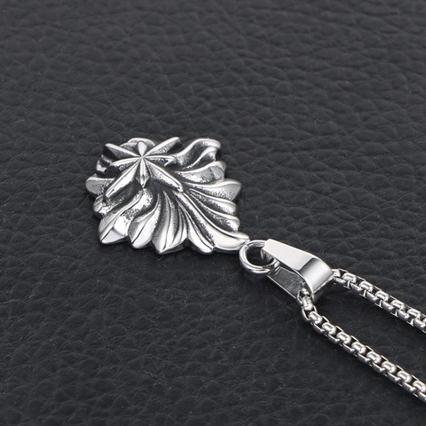 Vintage Titanium Steel Compass Eight Pointed Star Pendant Necklace Polished Gothic Punk Jewelry Gift For Men Women