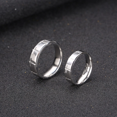 Anello in Acciaio al Titanio con Motivo a Croce Lucido Fascia di Coppia Gioielli Minimalisti Regalo per Donna Uomo Unisex Accessori Moda