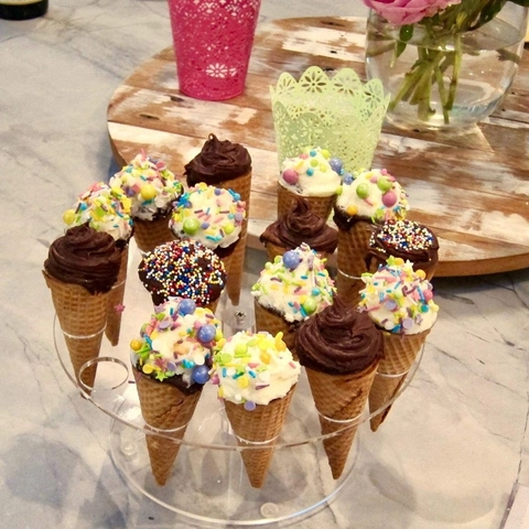 Porta Coni Gelato in Acrilico Trasparente a 16 Fori Espositore per Cupcake Popcorn per Buffet Festa di Matrimonio