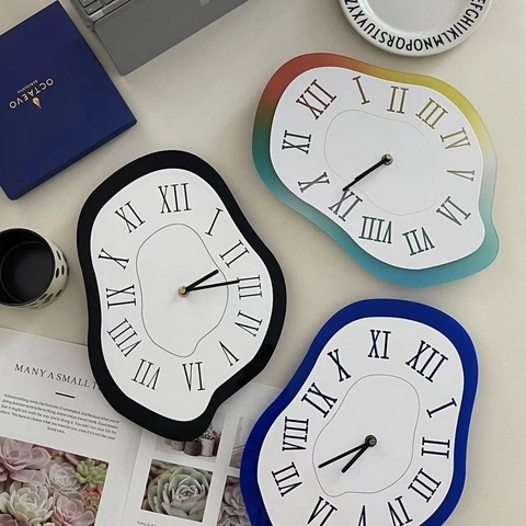 Modern Surrealist Dali Style Melting Wall Clock Acrylic Silent Roman Numeral Decorative Art Clock For Living Room Office