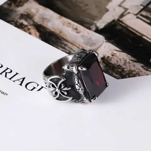 Anello da Uomo in Acciaio Inossidabile Gotico Vintage Punk con Strass Rossi Incastonati Motivo a Croce Artiglio d'Aquila