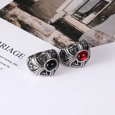 Anello in Acciaio al Titanio Gotico Vintage per Uomo Donna Punk Ovale Rosso Nero Pietra Sintetica Croce Rilievo Anello Gioielli