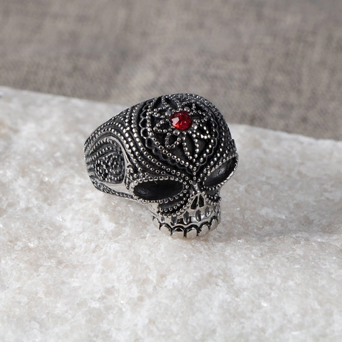Anello Teschio in Acciaio al Titanio Gothic Punk per Uomo Lucidato Strass Rosso Intarsiato Retro Biker Nightclub Party Gioielli