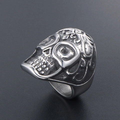 Vintage Stainless Steel Skull Ring For Men Gothic Punk Floral Carved Band Ring Polished Oxidized Fashion Jewelry Gift