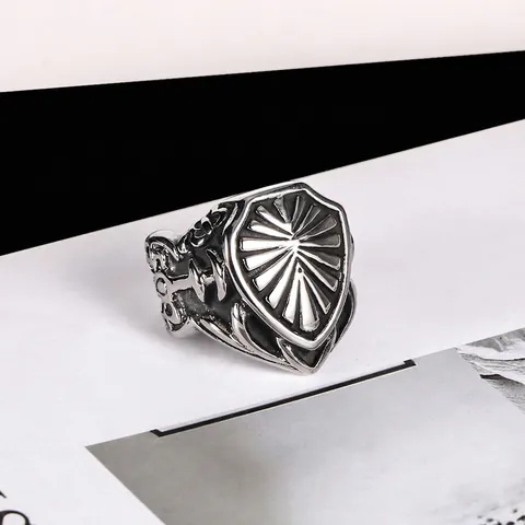 Vintage Men Titanium Steel Shield Ring Punk Gothic Radiating Pattern Signet Finger Ring Distressed Fashion Jewelry Gift
