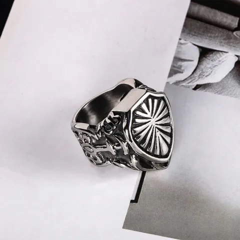 Vintage Men Titanium Steel Shield Ring Punk Gothic Radiating Pattern Signet Finger Ring Distressed Fashion Jewelry Gift