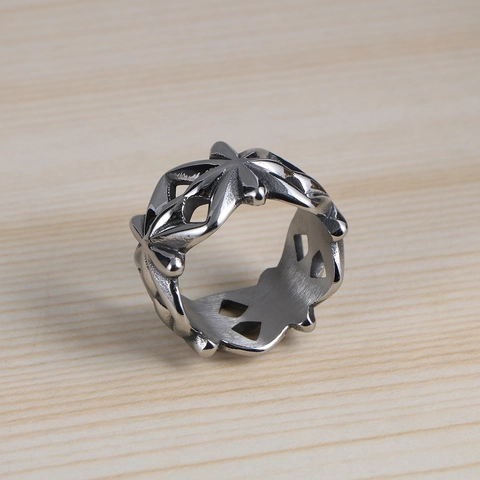 Anillo de Banda de Acero de Titanio con Patrón de Estrella Hueca Vintage para Hombres Mujeres Punk Gótico Anillo de Acero Inoxidable Pulido Joyería Regalo