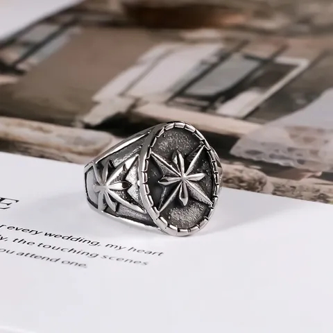 Retro Titanium Steel Star Compass Ring Distressed Oxidized Signet Ring Punk Biker Fashion Hand Jewelry For Men Unisex
