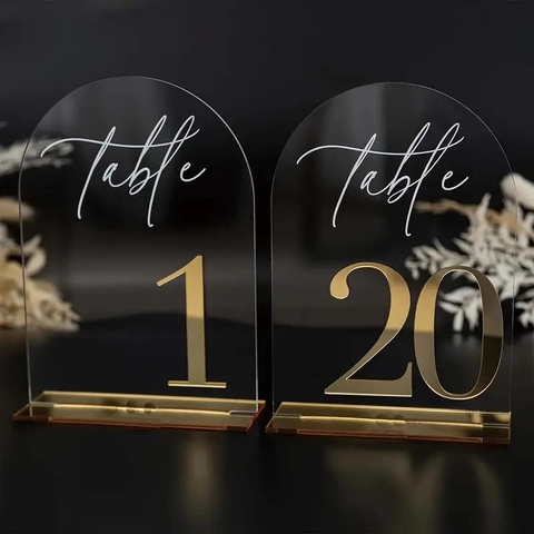 Numéros de Table en Arche Acrylique Avec Base Miroir Dorée Panneaux de Table Transparents pour Mariage Banquet Événement