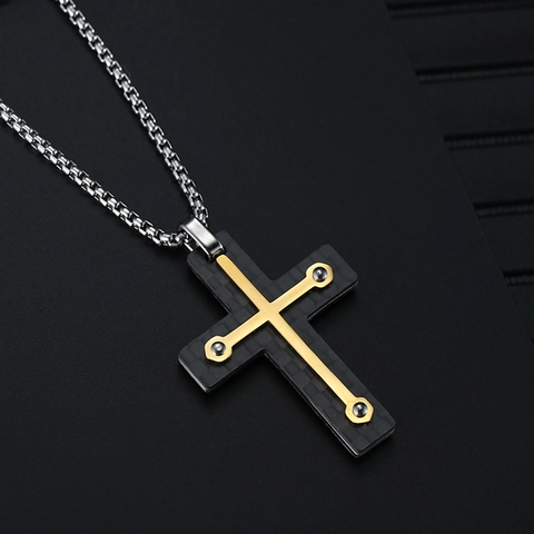 Collier Pendentif Croix en Acier Inoxydable et Fibre de Carbone Rétro Punk Bijoux Hip Hop Cadeau pour Hommes