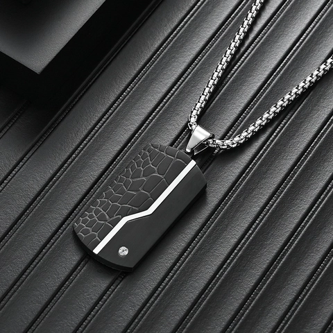 Collana con Pendente Dog Tag in Acciaio Inossidabile Retro Uomo Intarsio di Strass Texture Coccodrillo Gioielli Geometrici