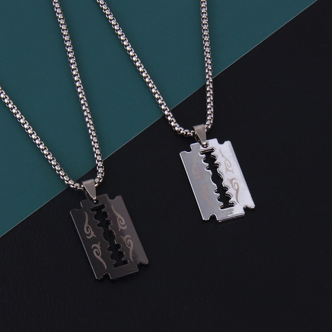 Collar Punk con Colgante de Cuchilla de Afeitar de Acero Inoxidable para Hombres Mujeres Hip Hop Aleación Patrón de Llama Cadena Larga de Caja Joyería