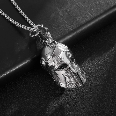 Collana con Pendente Elmo Spartano Medievale Retrò in Acciaio al Titanio Antico Guerriero Greco Biker Gioielli per Uomo