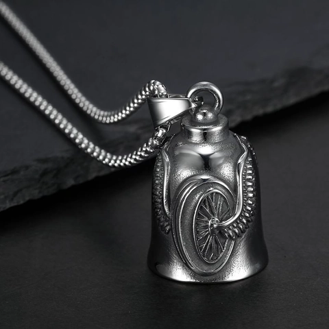 Collana con Pendente a Campanella Portafortuna in Acciaio Inossidabile con Ruota Alata per Uomo Biker Punk Gioielli Lucidati
