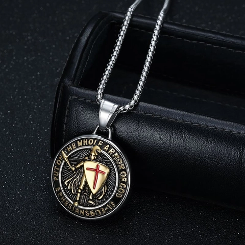 Collar de Colgante Escudo Cruz Caballero Templario Medieval de Acero Inoxidable Joyería de Escritura de Armadura de Dios para Hombres Retro