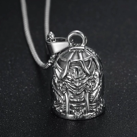 Collana Biker Guardian Bell in Acciaio al Titanio Vintage per Uomo Ciondolo a Rilievo con Maschera da Diavolo Gotica Gioielli Punk