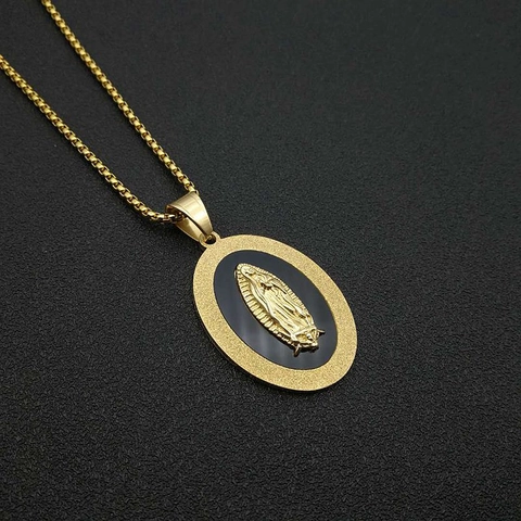 Collier Pendentif Vierge Marie en Acier Inoxydable Hip Hop Plaqué Or Givré Ovale Notre-Dame De Guadalupe Bijoux Religieux Hommes Femmes