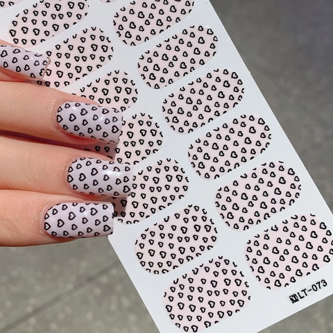 Valentinstag Herzmuster Full Wrap Nagelaufkleber Selbstklebend Rosa Schwarz Hohles Herz Nail Art Decals Für Damen DIY Maniküre
