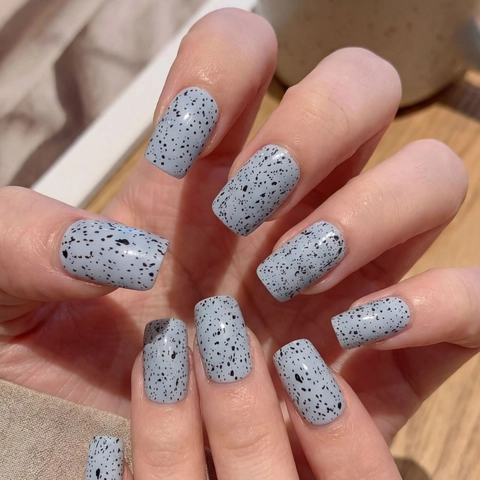 Adesivi per Unghie Minimalisti con Motivo a Uovo di Quaglia Azzurro Macchiettato Impacchi Completi per Unghie Accessori Donna