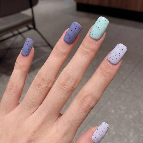 Adesivi per Unghie Impermeabili Minimalisti 16 Pezzi Stile Ins Motivo Uovo di Quaglia Opachi Nail Wraps DIY Decalcomanie Donna