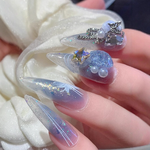 Handgefertigt Lange Stiletto Künstliche Fingernägel Zum Aufkleben Eis Transluzent Blau Lila 3D Schmetterling Kunstparel Strass Nägel