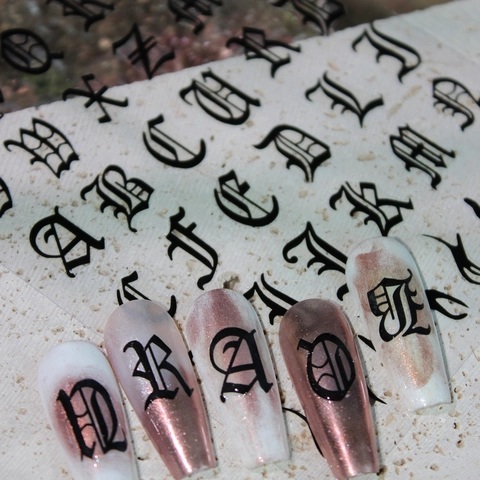 Adesivi per Unghie con Lettere Gotiche Alfabeto Old English Design a Fiamma Decalcomanie Autoadesive per Donna Decorazione Manicure Fai da Te