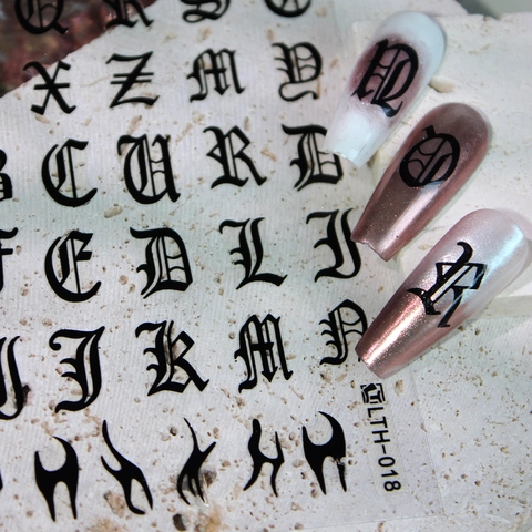 Adesivi per Unghie con Lettere Gotiche Alfabeto Old English Design a Fiamma Decalcomanie Autoadesive per Donna Decorazione Manicure Fai da Te