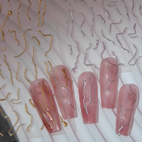 3D Metallische Wellenlinien Nagelkunst Aufkleber Gold Silber Minimalistisch Flüssigmetall Französisches Design DIY Dekore