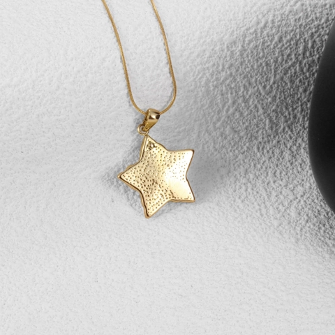 Collana con Ciondolo a Stella in Acciaio Inossidabile con Intarsio di Perle Artificiali Trama Martellata Placcata in Oro Catena da Clavicola per Donna