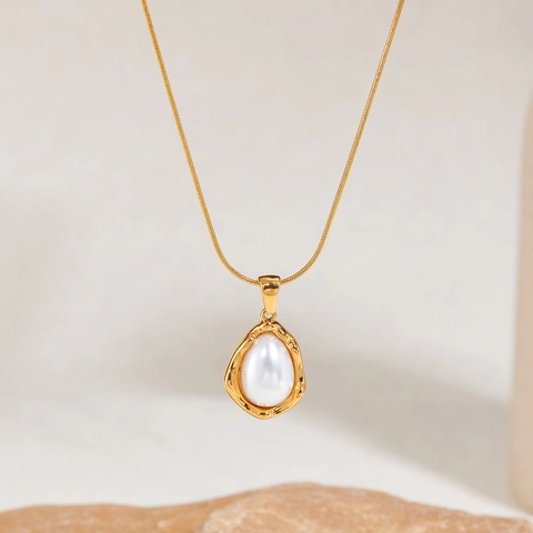 French Vintage Stainless Steel Water Drop Artificial Pearl Pendant Necklace Gold Snake Chain For Women Elegant Jewelry