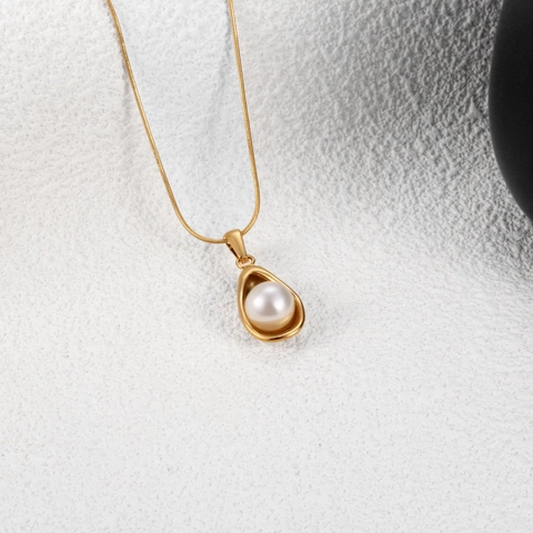 Minimalistische Edelstahl Unregelmäßige Wassertropfen Anhänger Halskette Für Damen Vergoldet Künstliche Perle Schlangenkette Schmuck