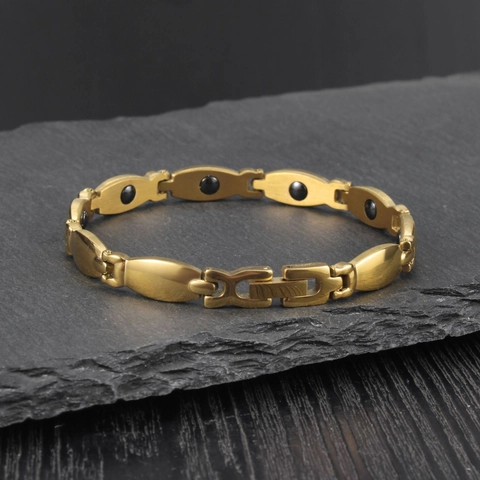Lussuoso Braccialetto Magnetico in Acciaio al Titanio Oro Donna Intarsiato in Zirconia Catena a Maglie Ovali Gioielli di Moda