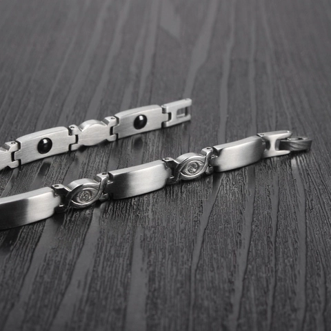 Bracciale Magnetico in Acciaio Inossidabile Minimalista da Donna Catena Geometrica Lucida Con Zirconia Ematite Intarsiata Gioielli Benessere Regalo